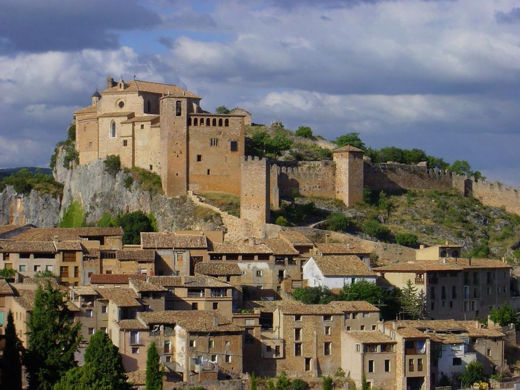 Hotel Santa Maria De Alquézar Exteriör bild